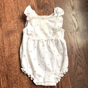 JANIE & JACK WHITE RUFFLED ROMPER W/ PINK FLOWERS SIZE 6-12 months